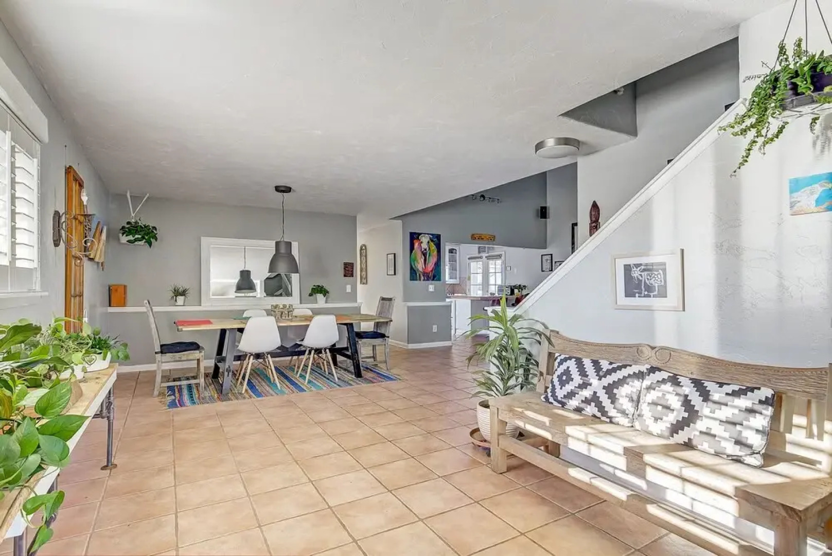 Klo6985 - Huge Home with Backyard Hot Tub! Parking