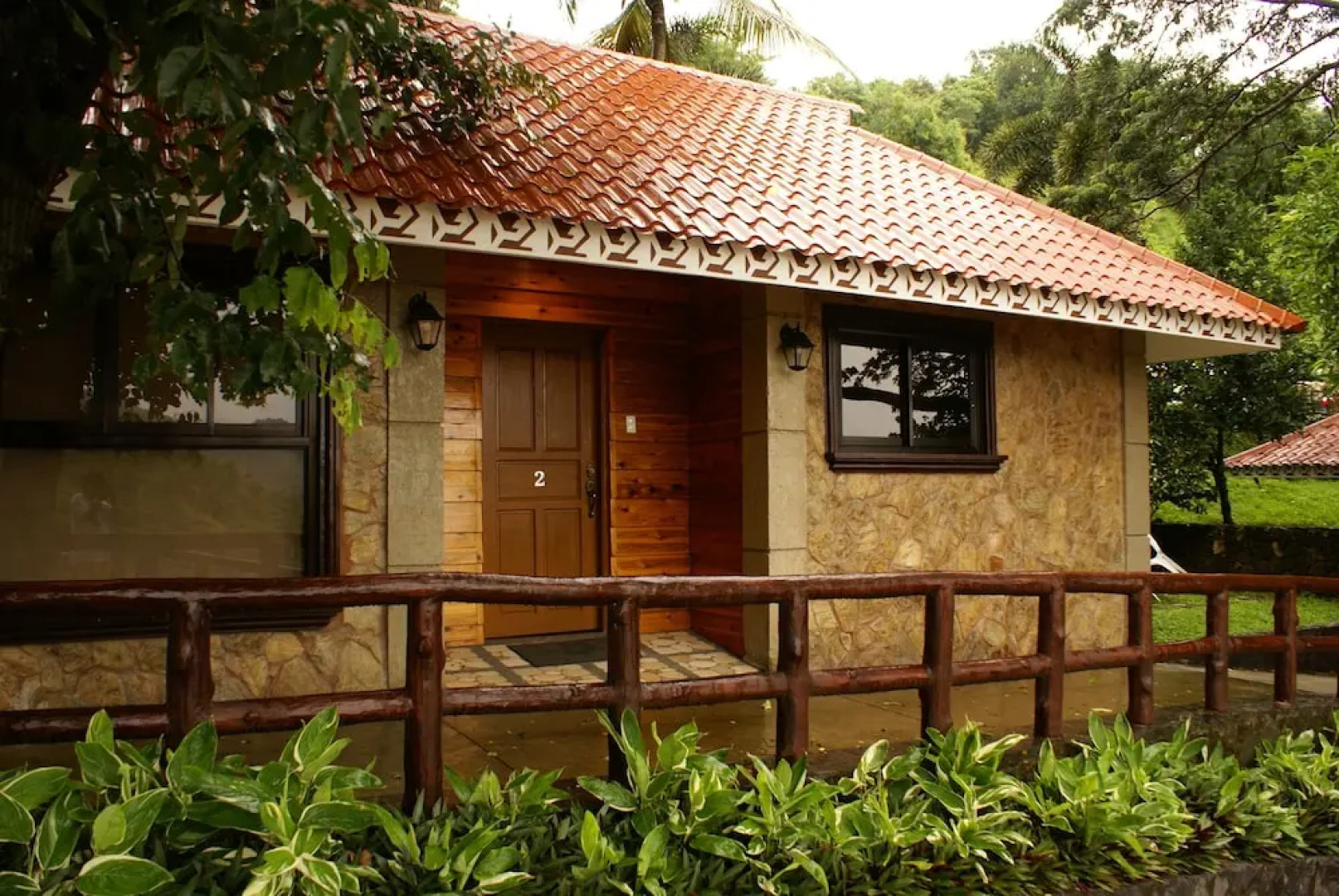 Sol Y Viento Mountain Hot Springs Resort