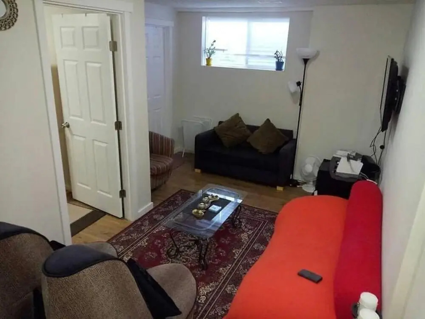 Beautiful Furnished Basement Suite In Airdrie