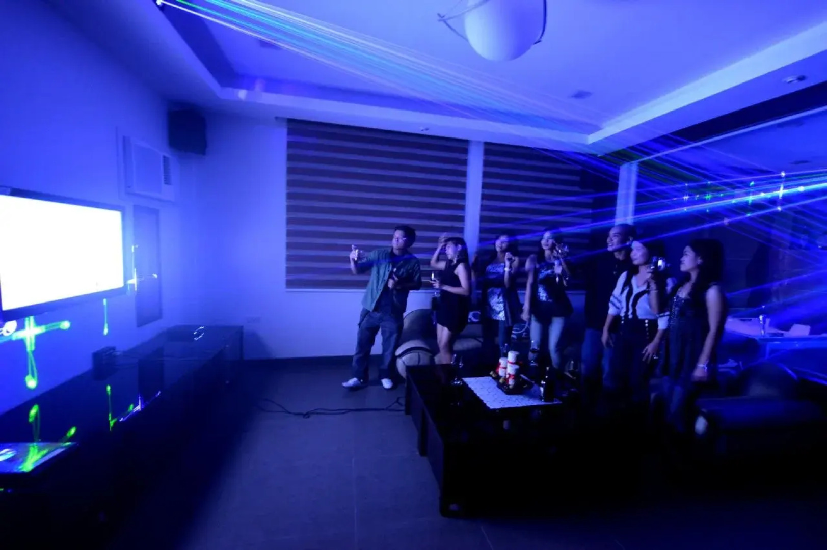 Hollywood Drive-In Hotel