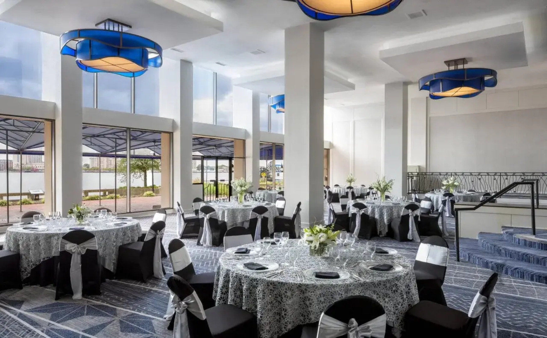 Sheraton Norfolk Waterside Hotel