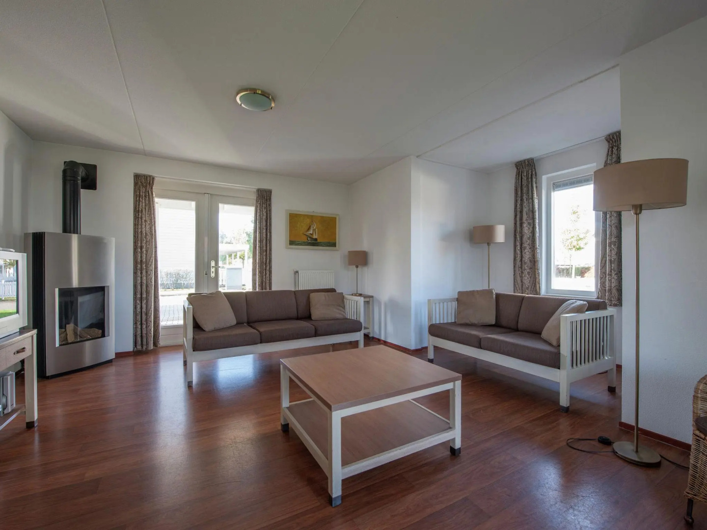 Villa with whirlpool and fireplace near the Grevelingen Lake