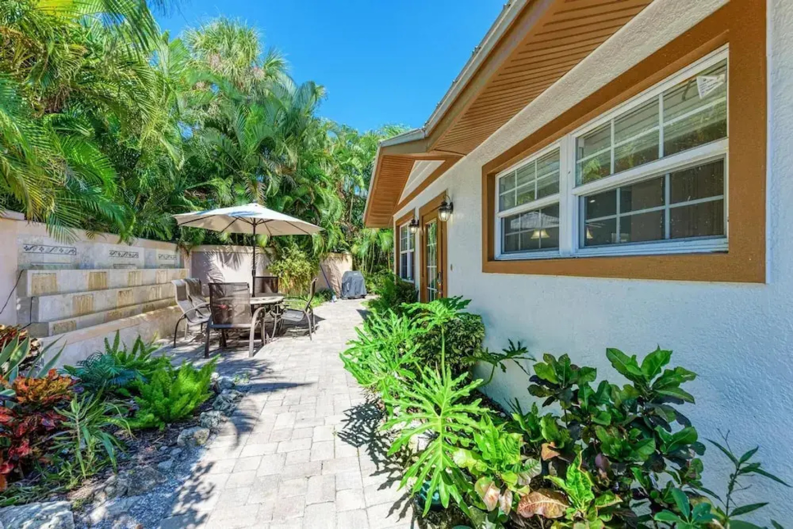 Anna Maria Island Surfside Bungalow
