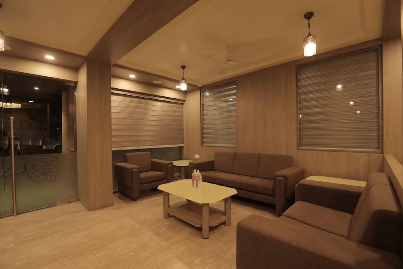 Pride Biznotel Gir Sasan