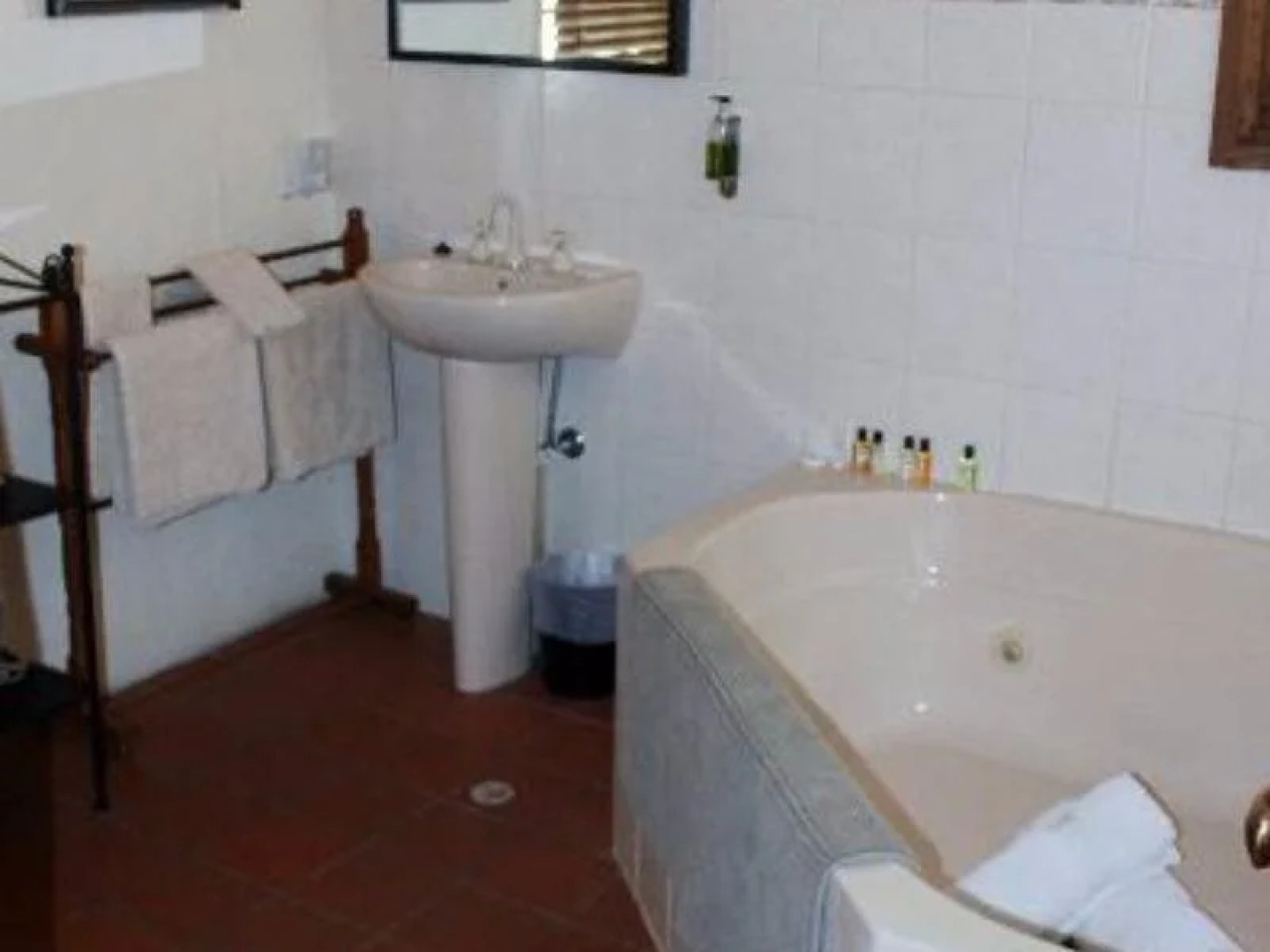 Mellers of Auburn Cafe and Accommodation