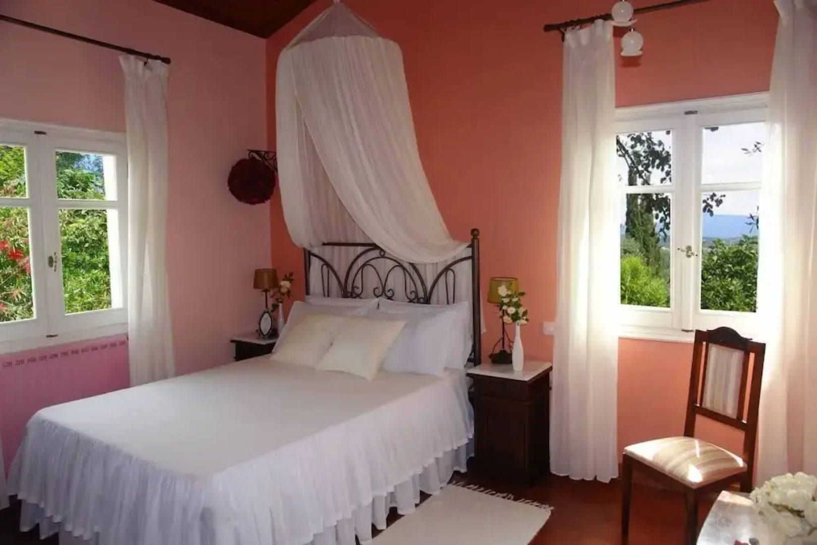 Charming 2-bed Cottage in Vatos