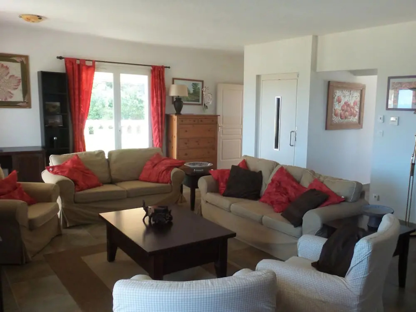 Cosy Villa in Montbrun-des-corbieres With Jacuzzi