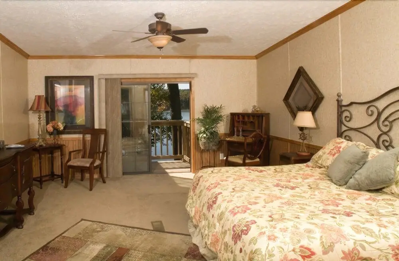 Self Creek Lodge and Marina