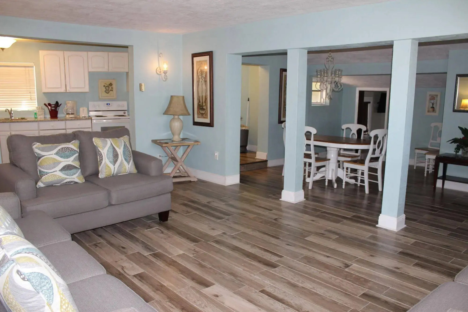 Shoreline Suites & Cabana Cottages