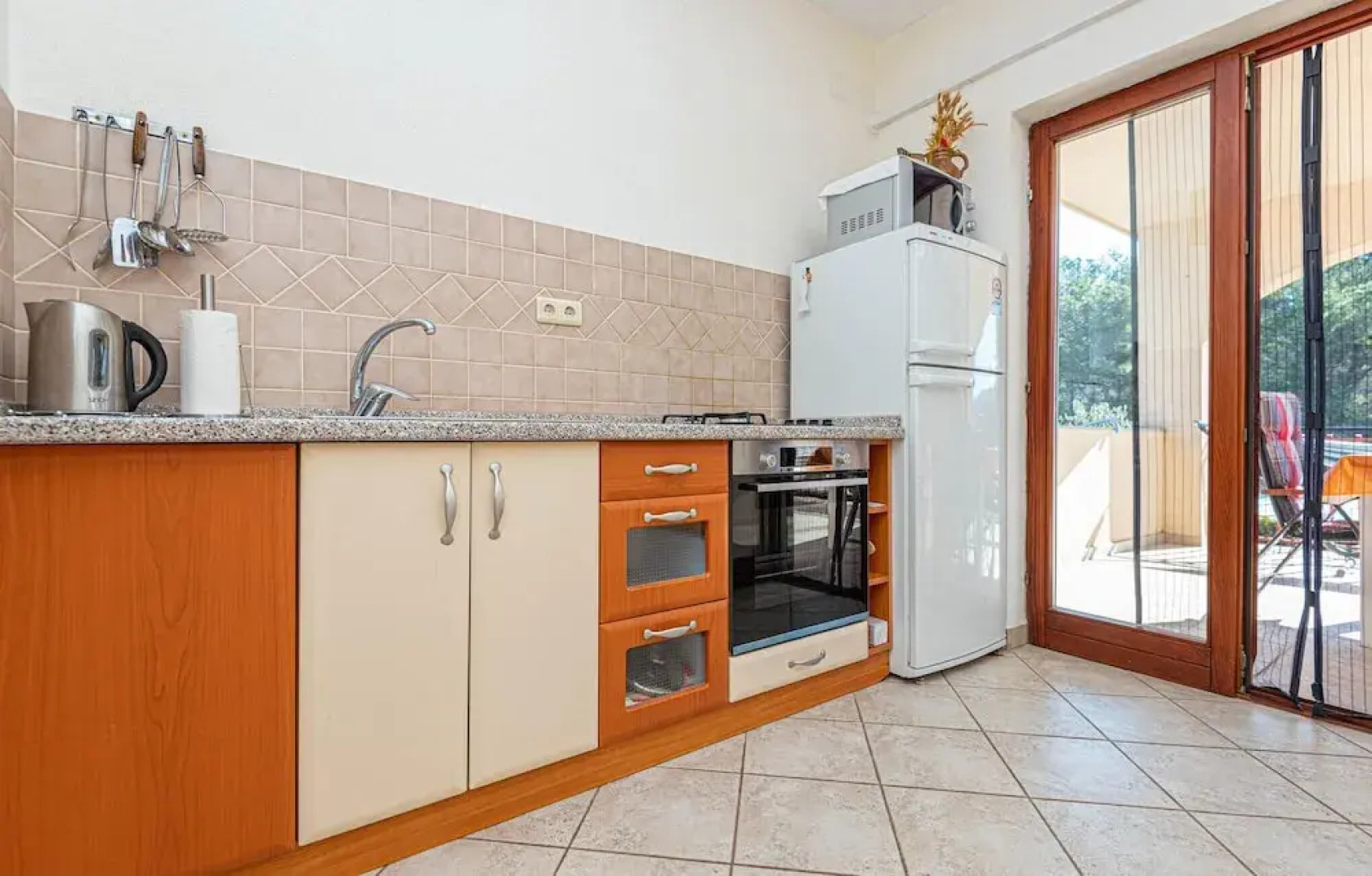 Awesome Apartment in Jadrtovac With 2 Bedrooms and Wifi