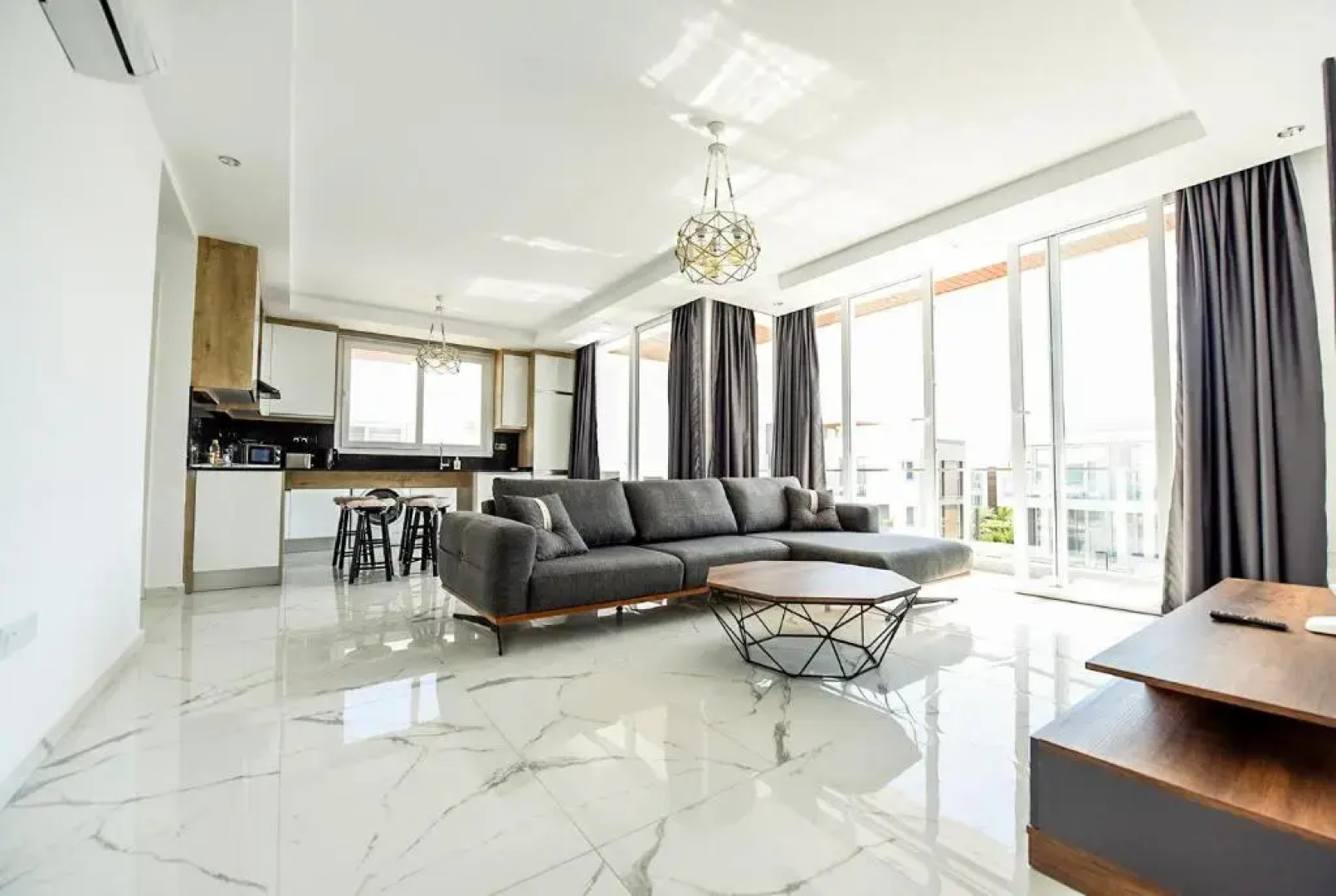 Luxury Four seasons Life apartment Bogaz