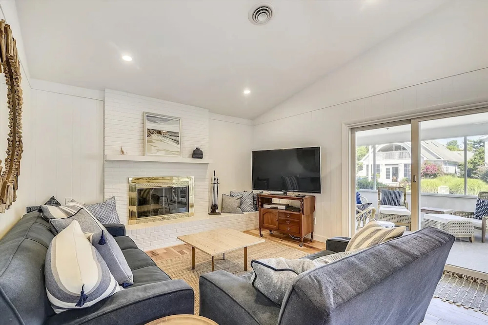 336 Hickman Street by Long & Foster