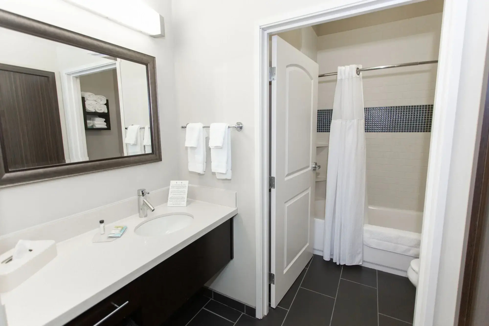 Staybridge Suites Bowling Green by IHG