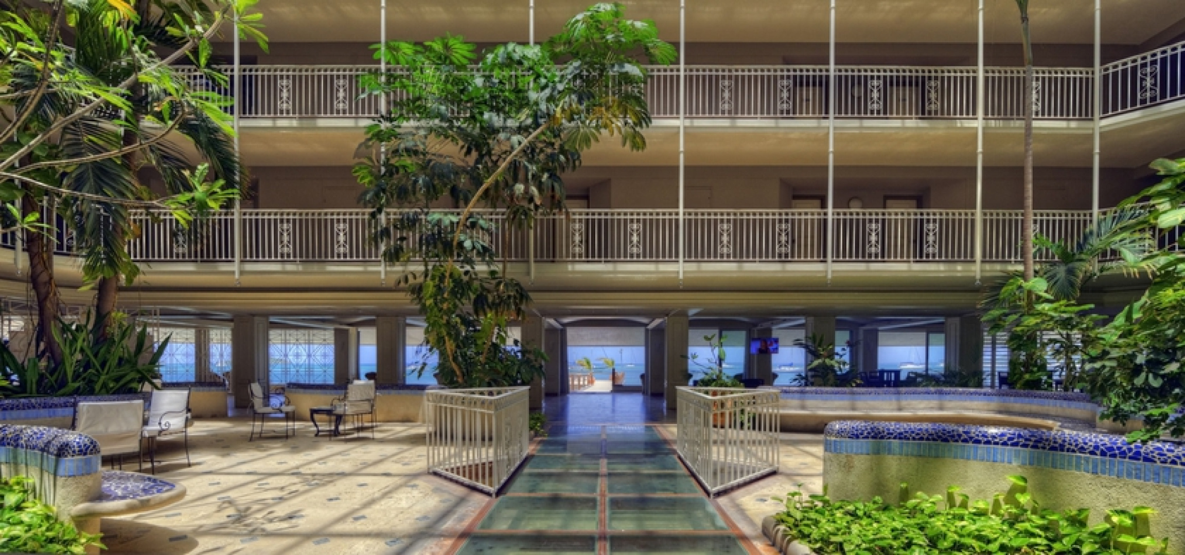 Le Beach Hotel