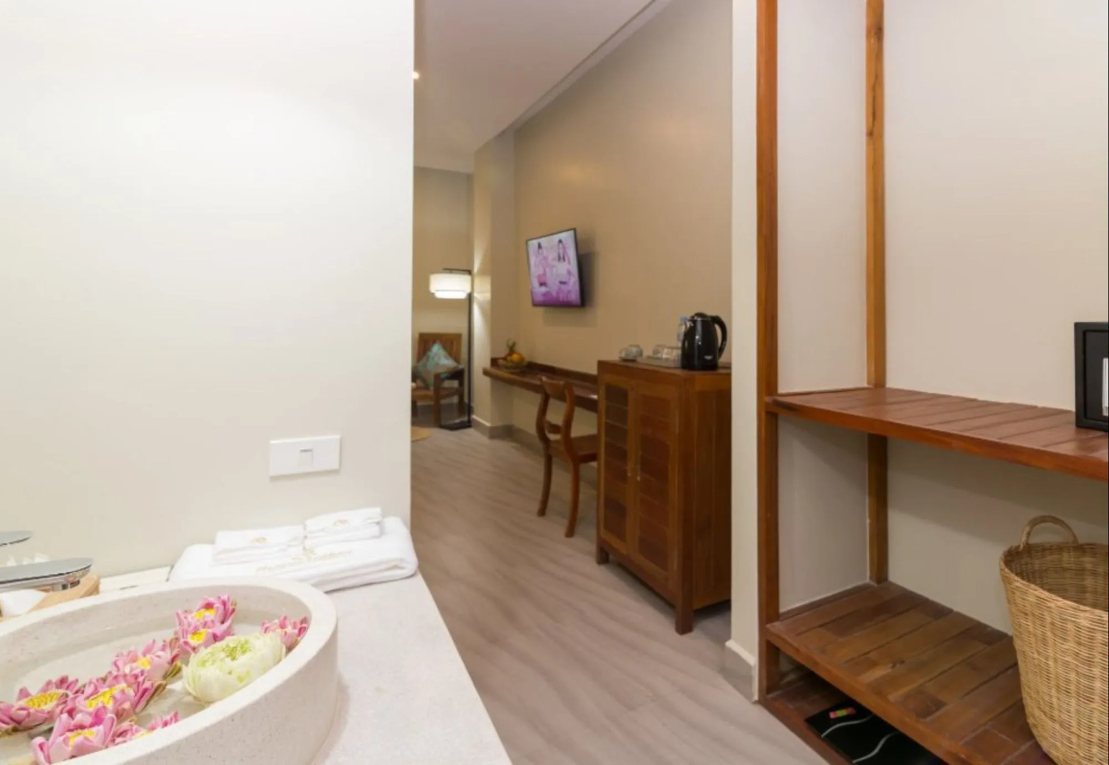 Bayon Modern Residence