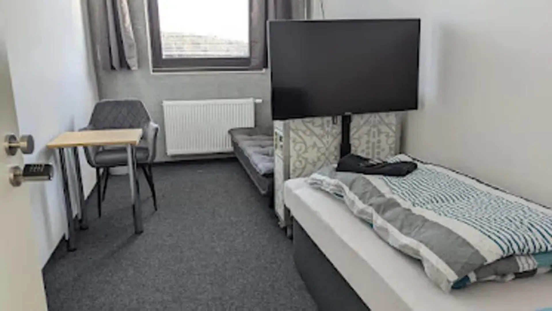 Boardingrooms Direct A8, Close to Stuttgart, 25min