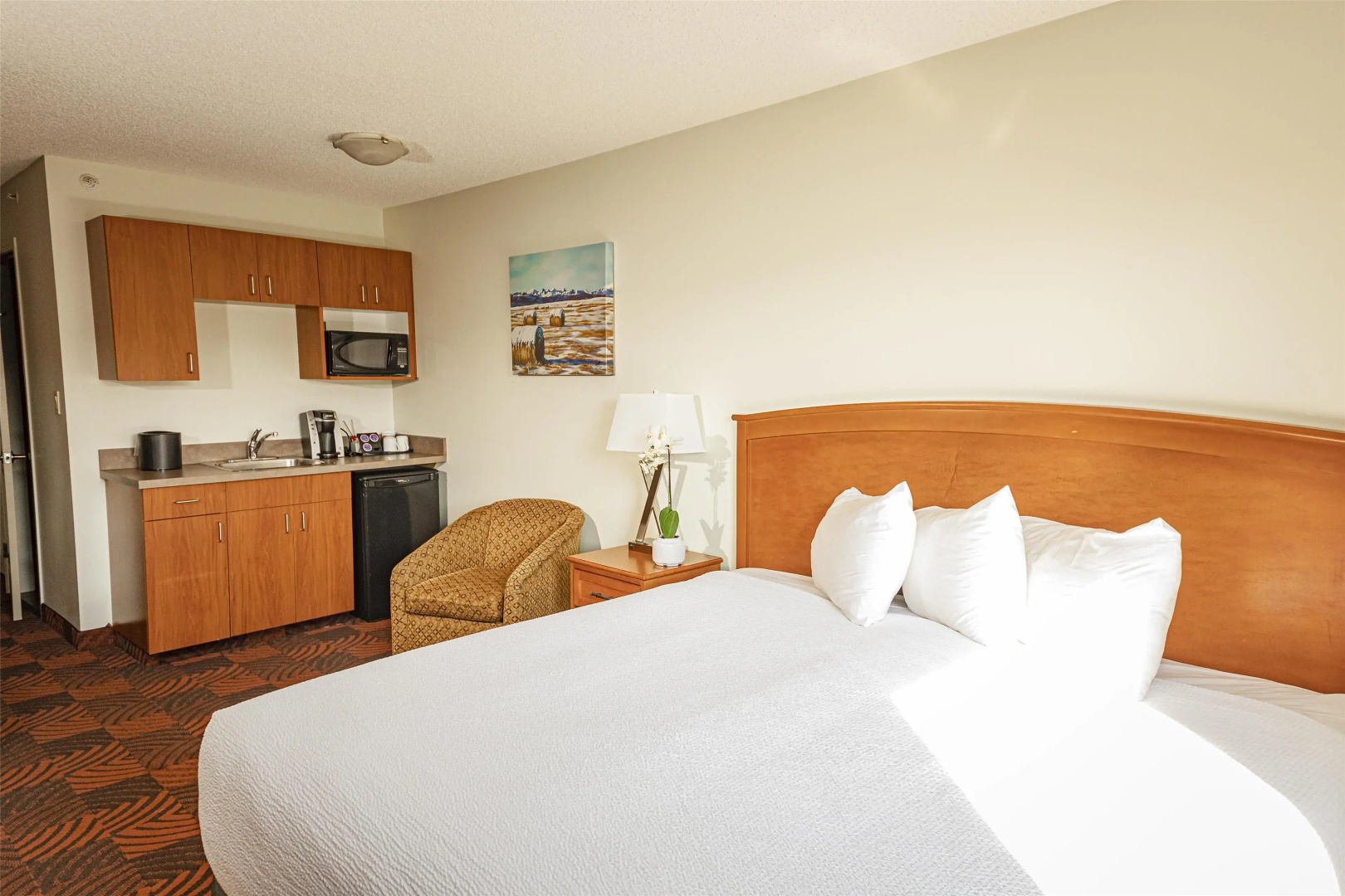 Service Plus Inns and Suites Calgary