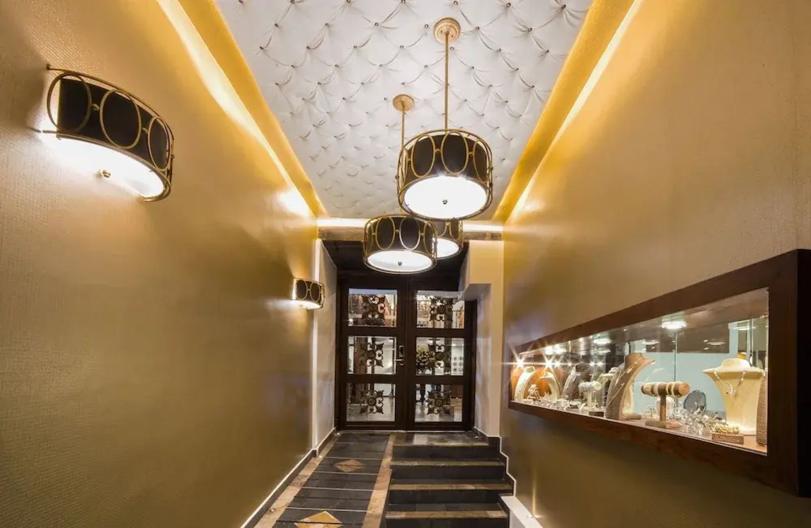 Felicia Hotel & Suites
