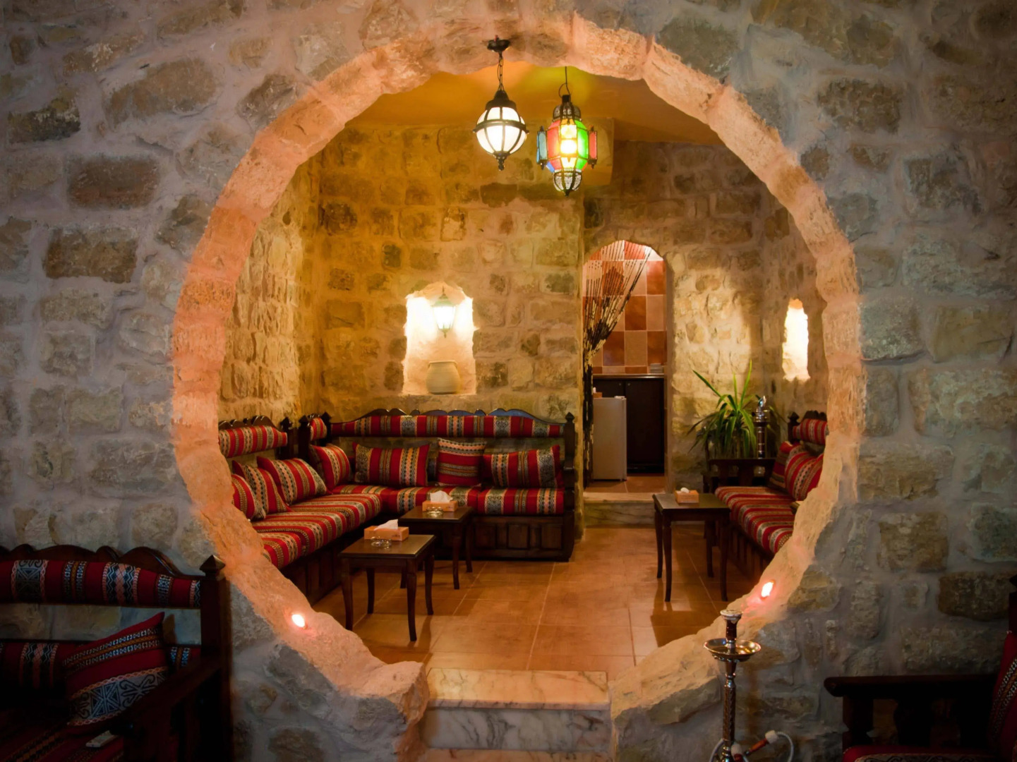 Al Anbat Hotel & Restaurant