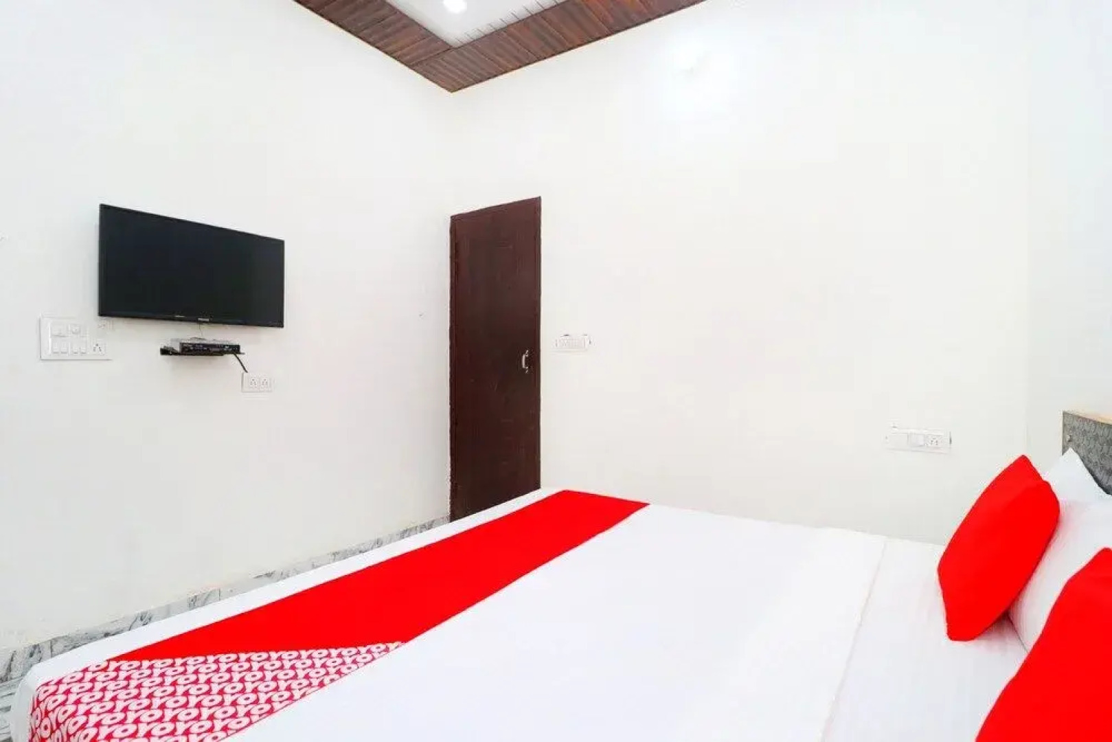 Oyo 41965 Hotel New Bury