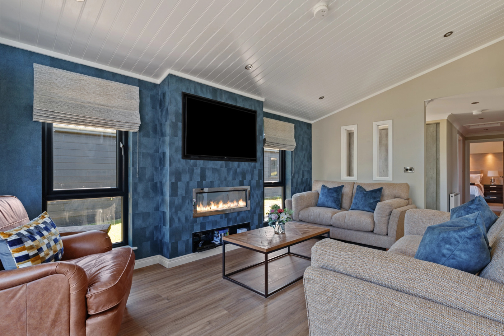 Dewin Bach - Luxury Lodge, Hot Tub, Close to Beach