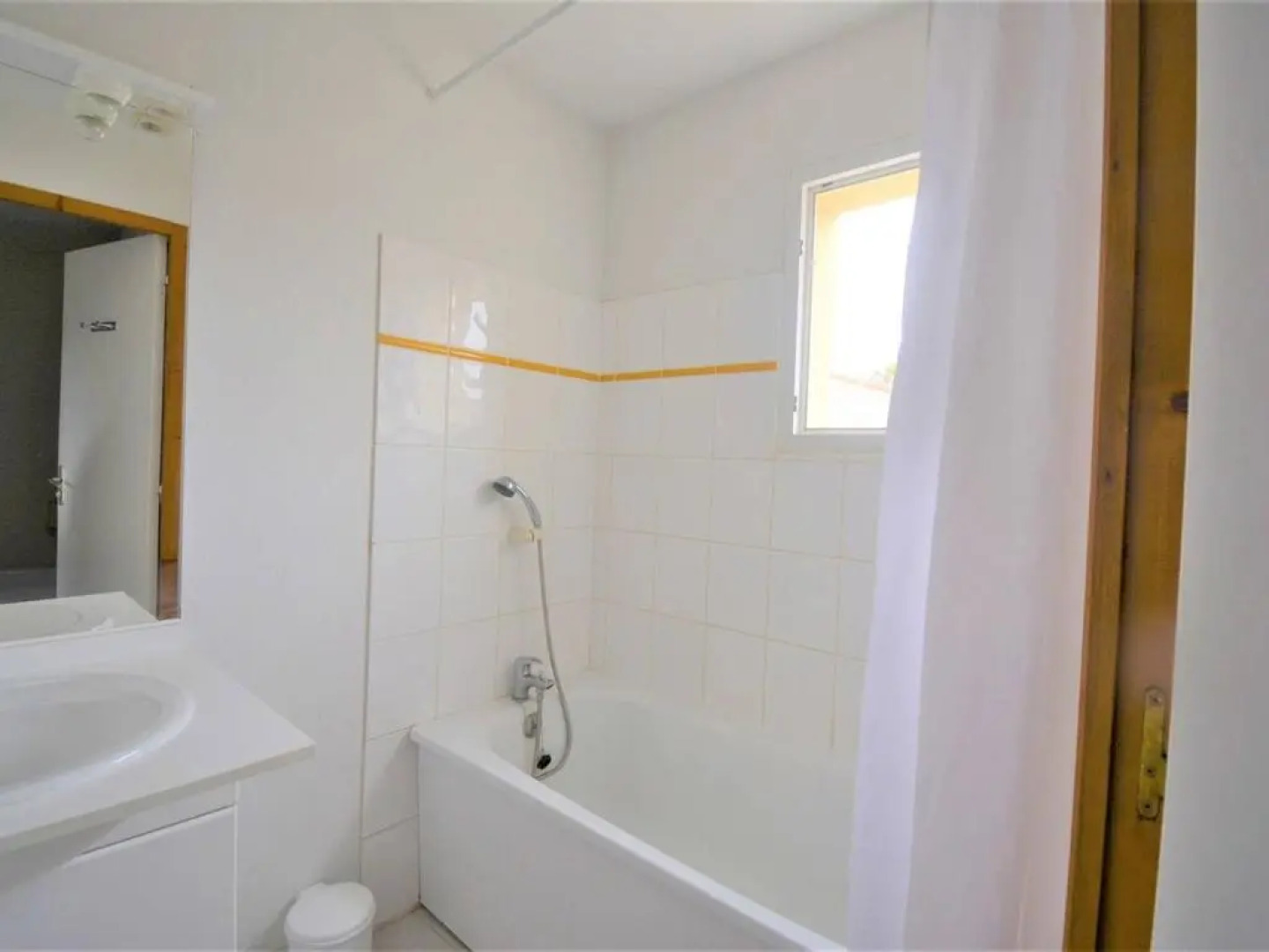 Maison Salavas, 3 pièces, 6 personnes - FR-1-382-136