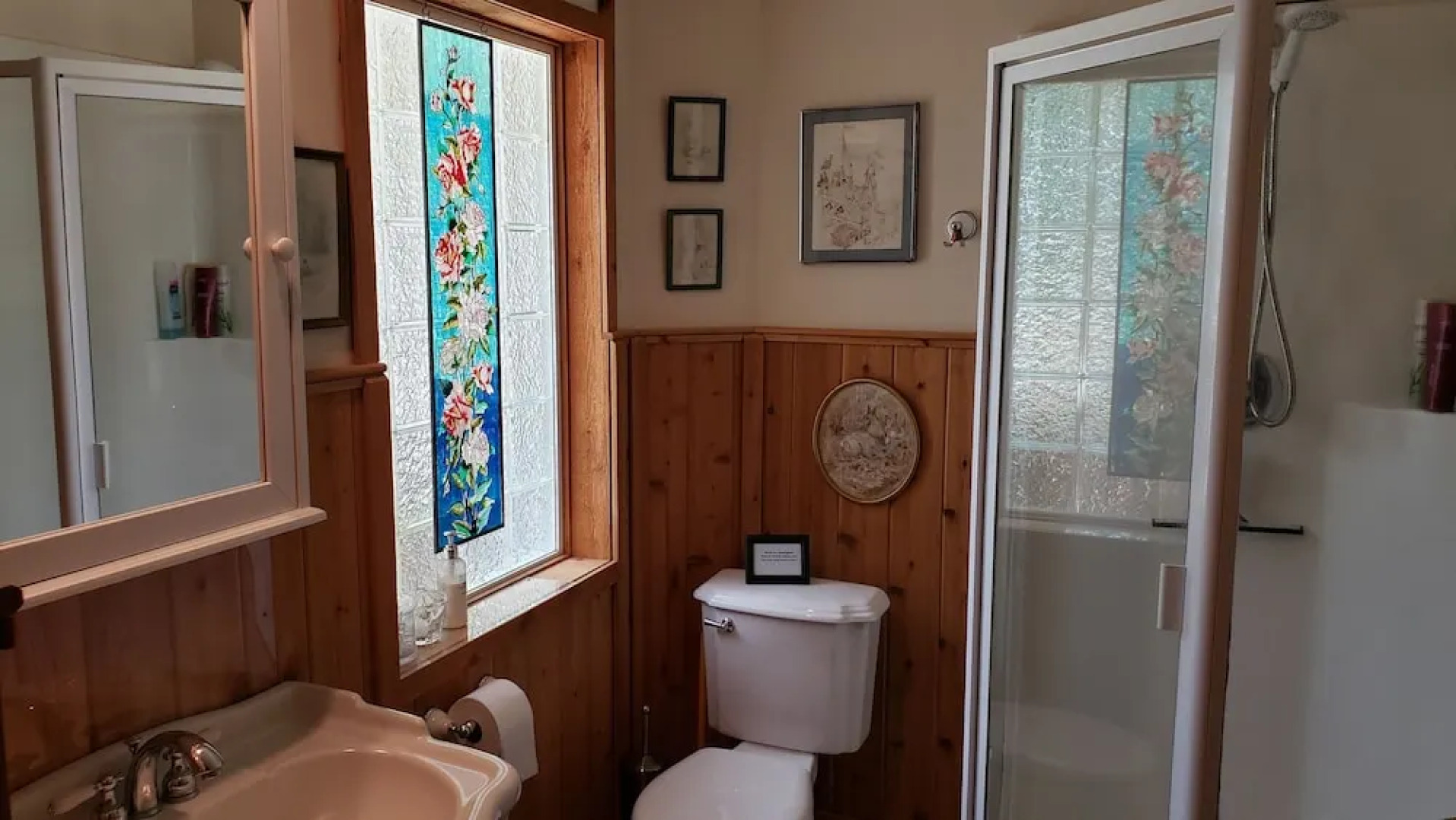 Silly Chickens Lodge B&B