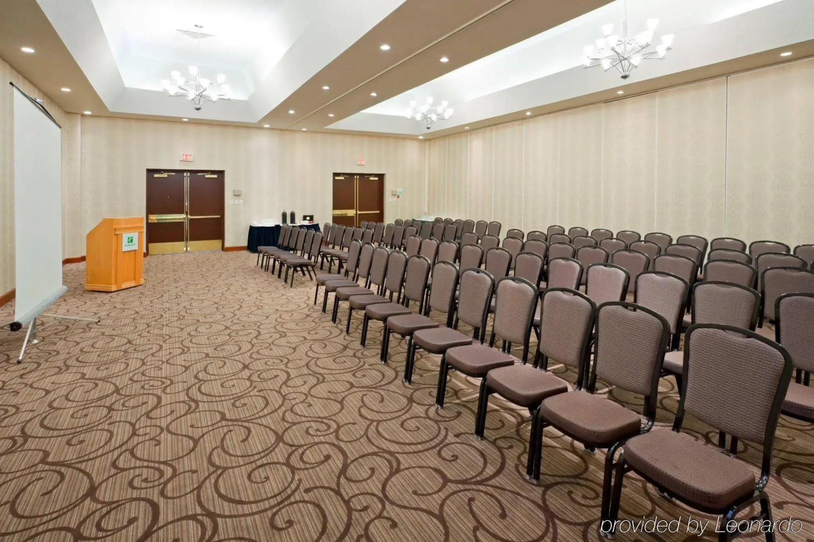 Holiday Inn Oakville Centre by IHG