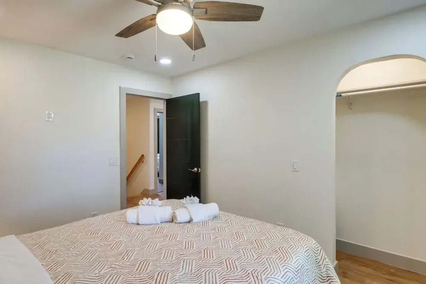 1 Mi to Downtown: New Albany Home w/ Yard