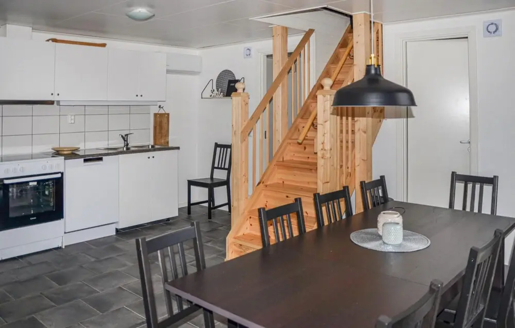 Awesome Home in Löttorp With 5 Bedrooms