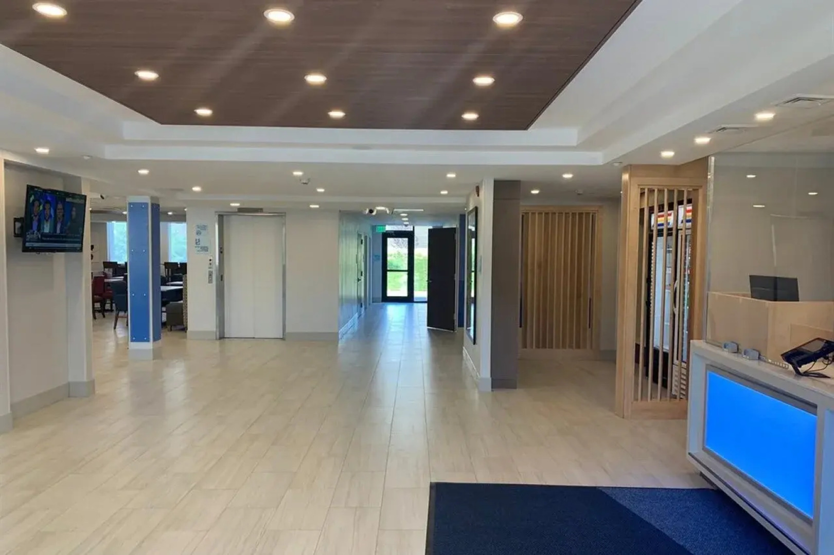 Comfort Inn & Suites Fall River