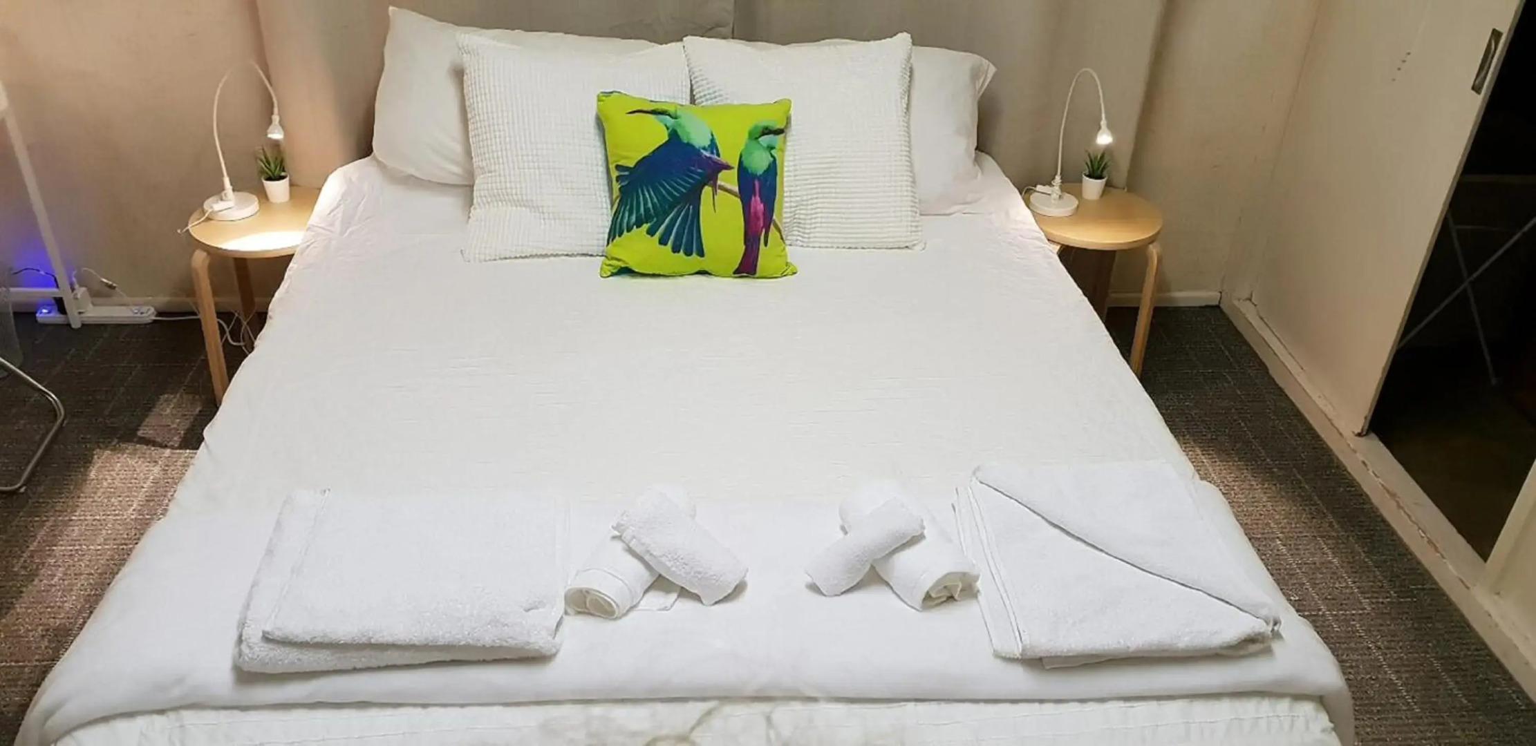 WOODY Pt - AMAZING 1970's SHARE HOUSE BY THE SEA-3 rooms available!