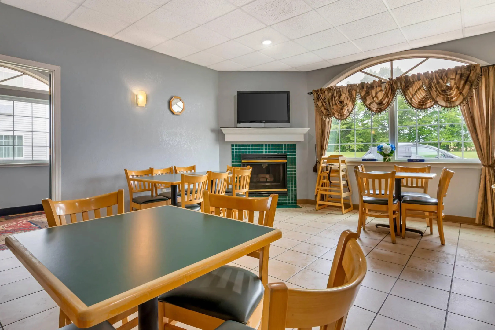 Quality Inn Mauston I-90