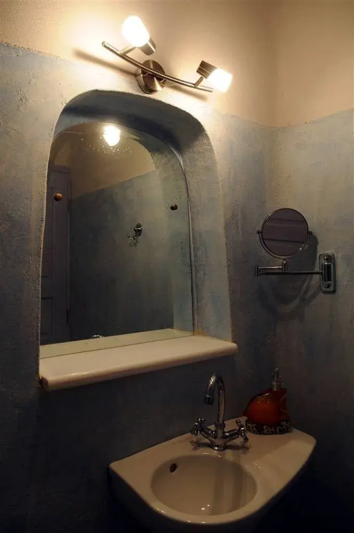 Haraki Studios & Apartments