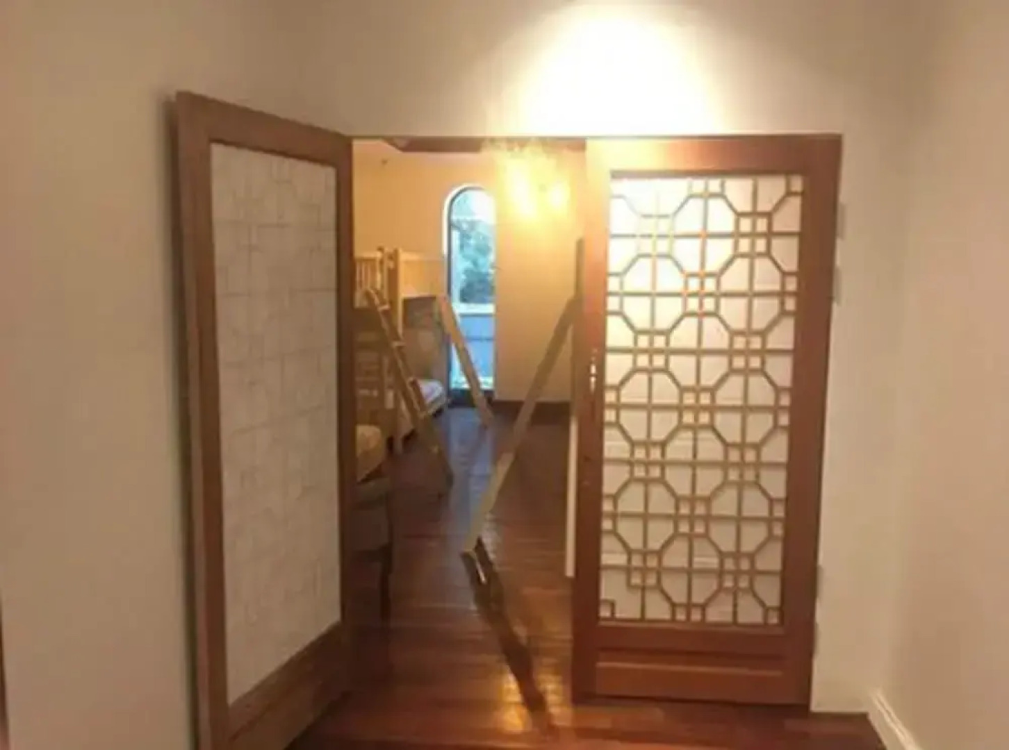 Rooftop Party Guesthouse - Hostel