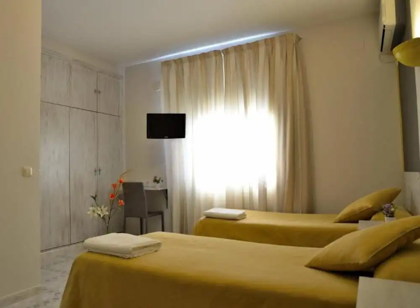 Hostal Restaurante Cuatro Caminos