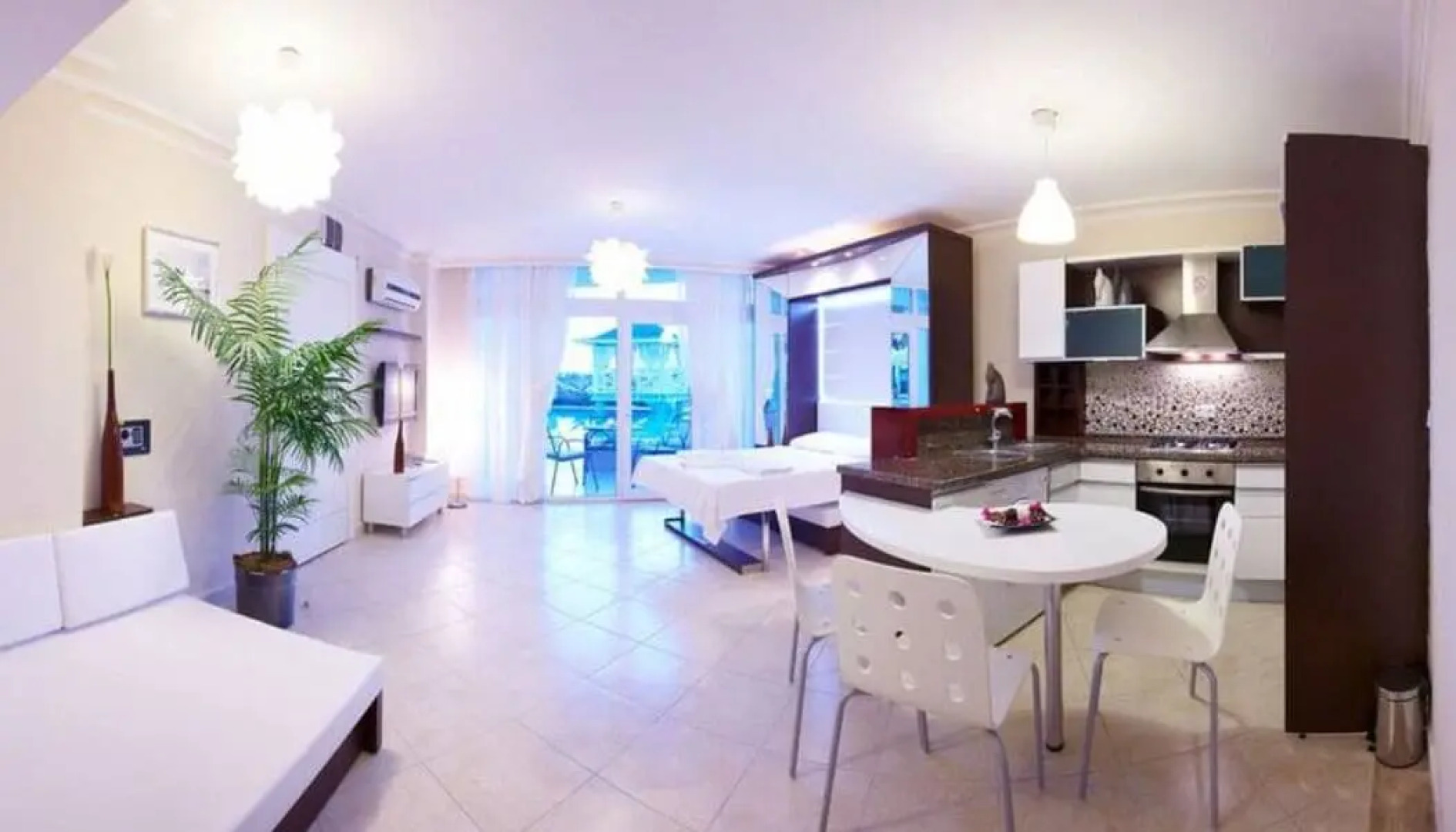 Seahorse Deluxe Hotel