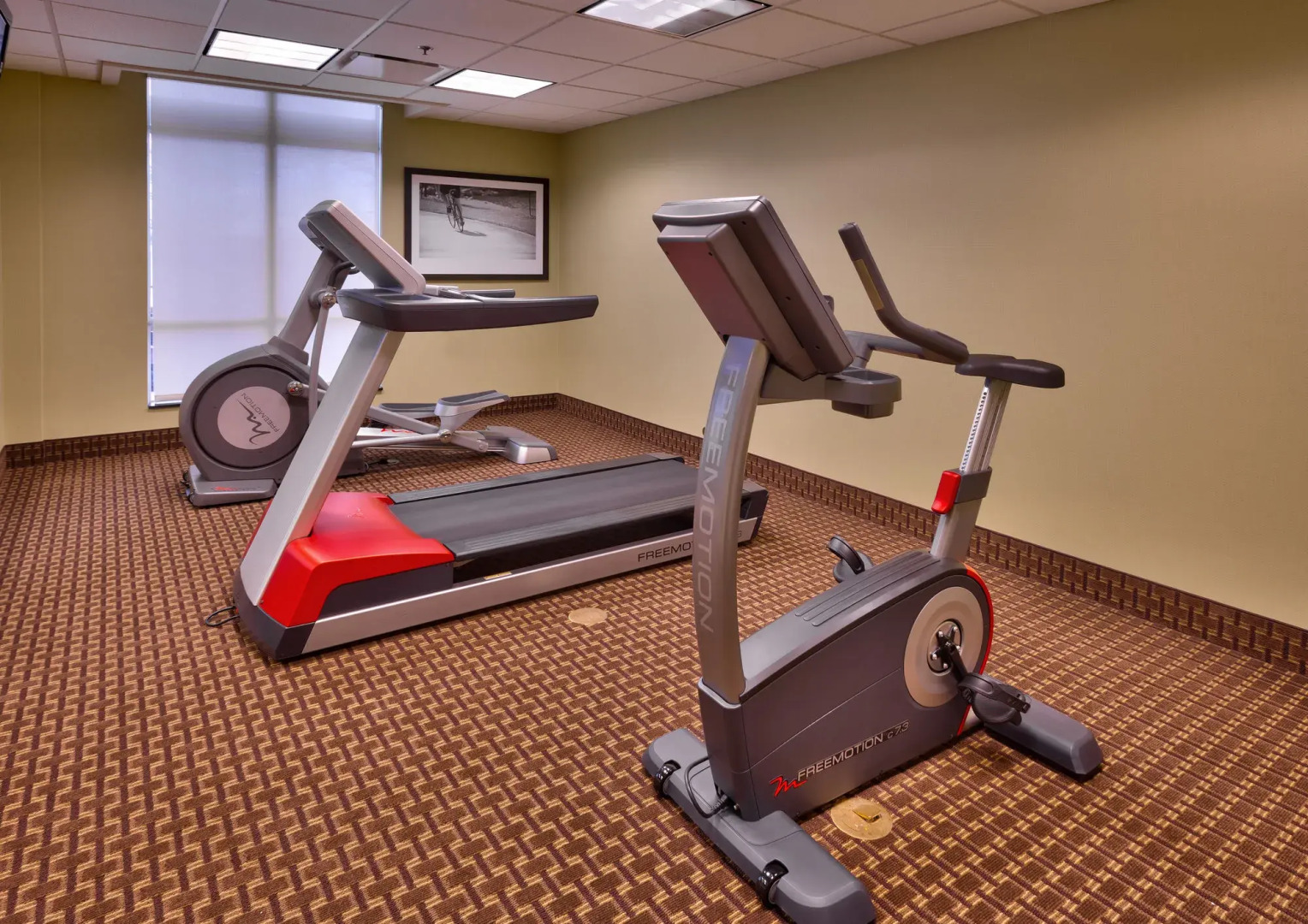 Holiday Inn Express and Suites Overland Park by IHG