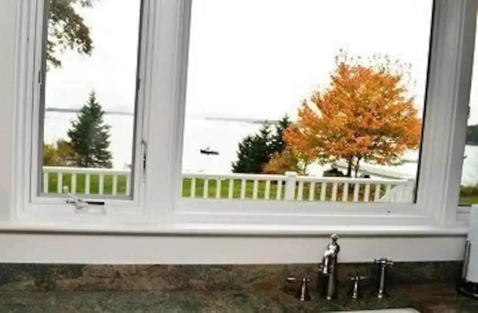 Sealight - Six Bedroom Home