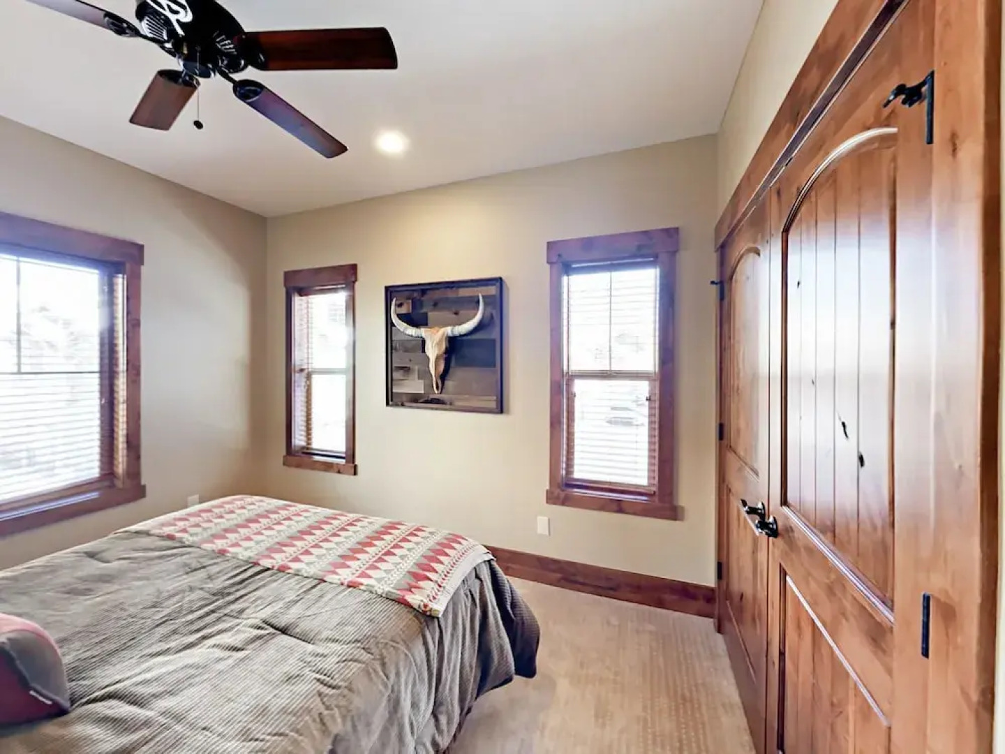 Well-Appointed Gem - 3 Br Townhouse