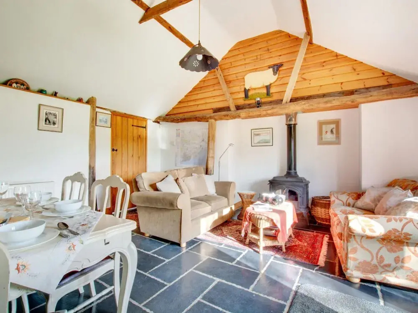 Superb Holiday Home in Broad Street Kent With Graden