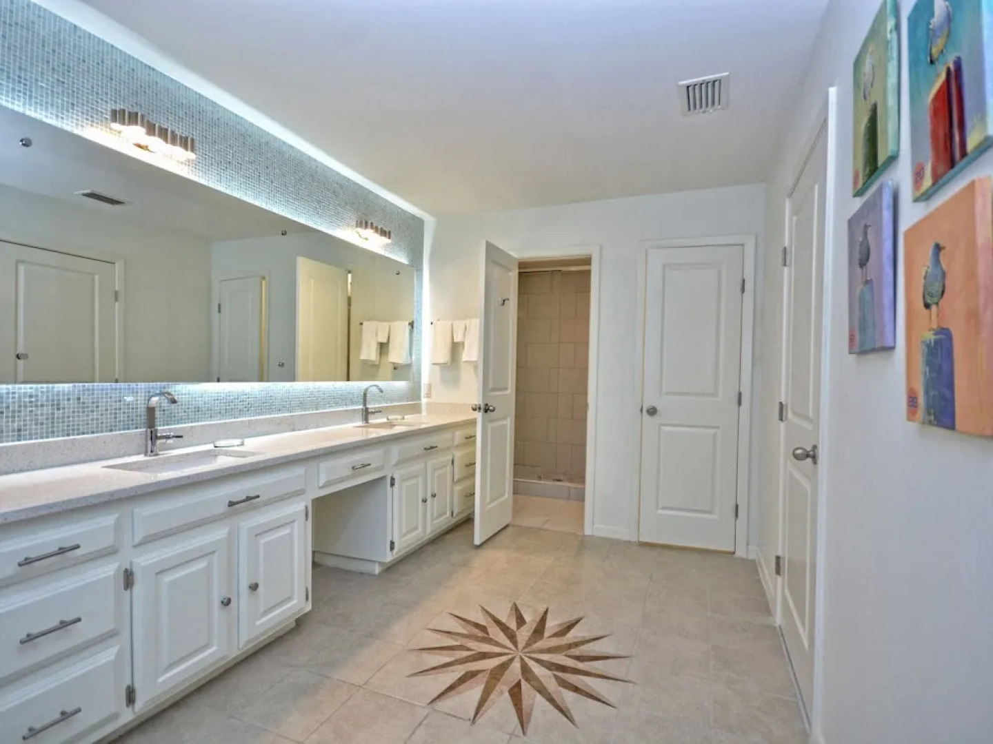 5BR 3 5BA Hill Country Lake Home by RedAwning