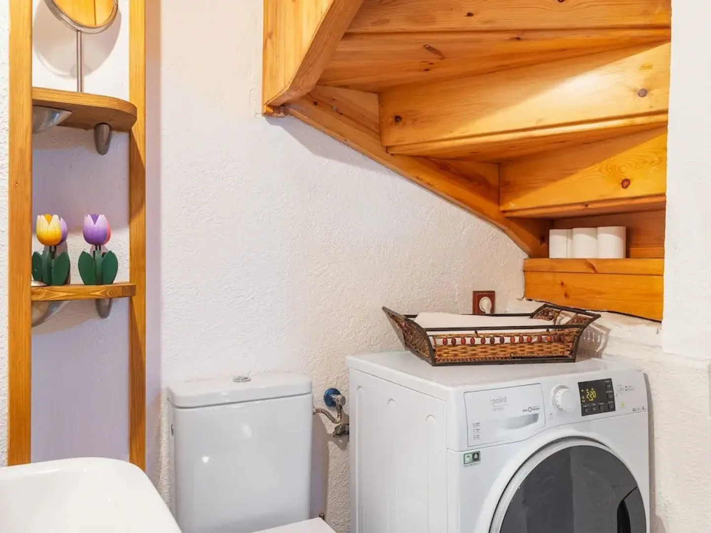 Captivating Mansion in Planolas With Balcony