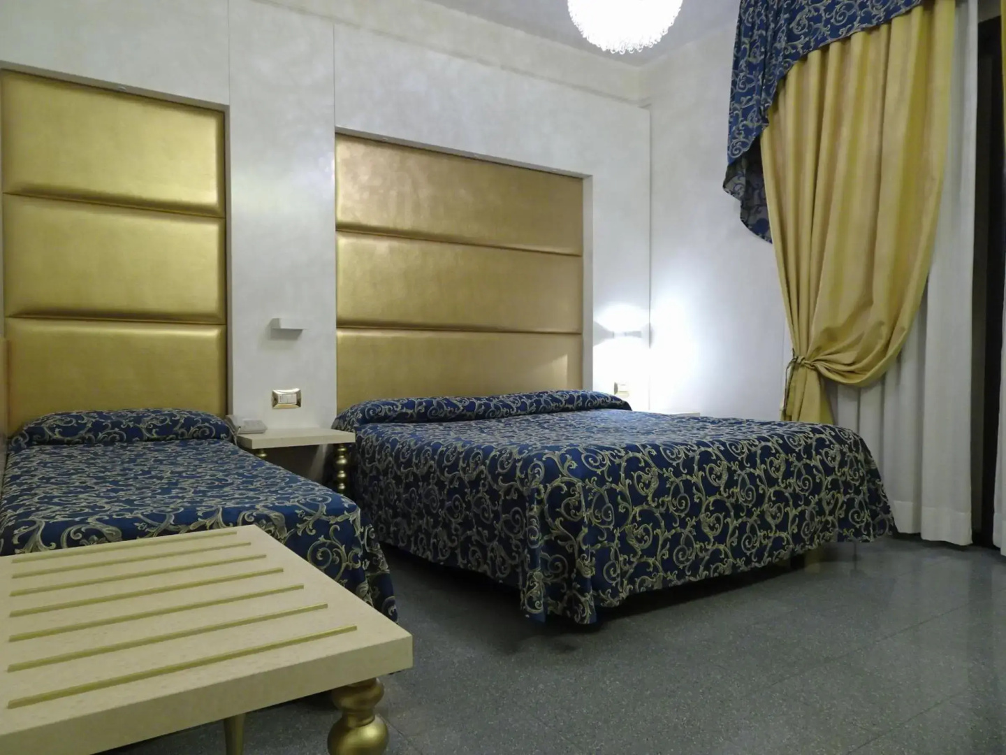 Hotel Ambassador