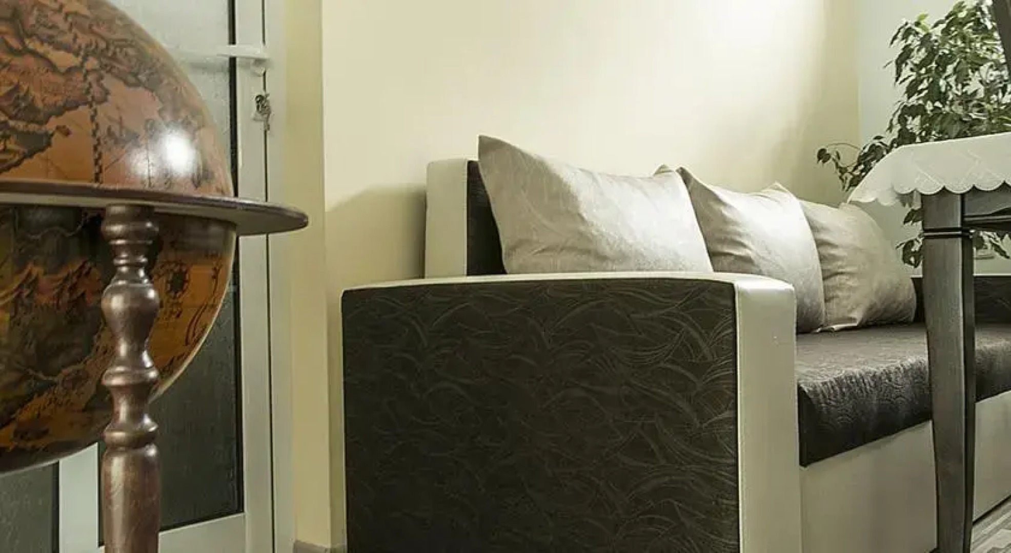 Guest House "Momchil"