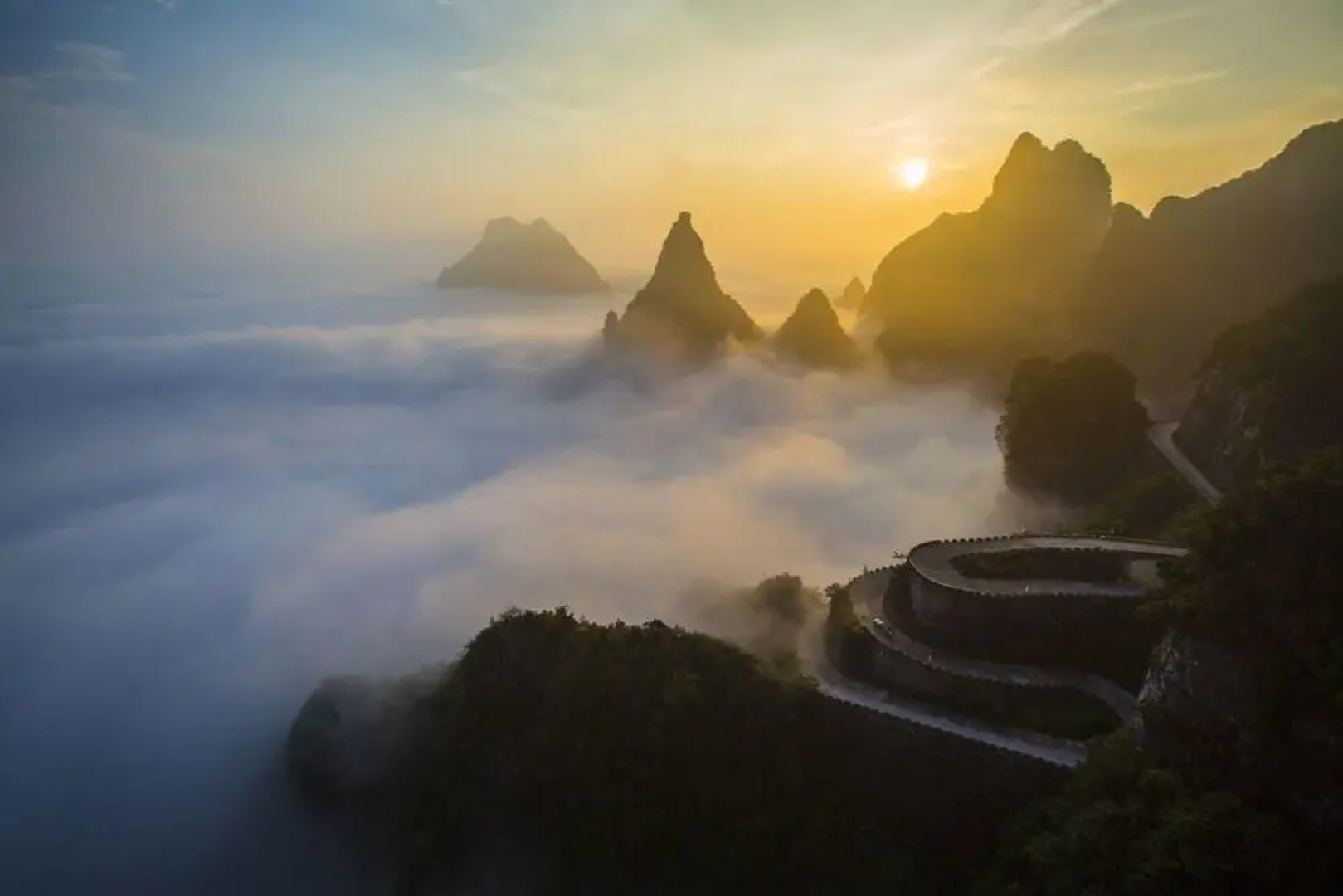 Zhangjiajie Meet Themed Inn