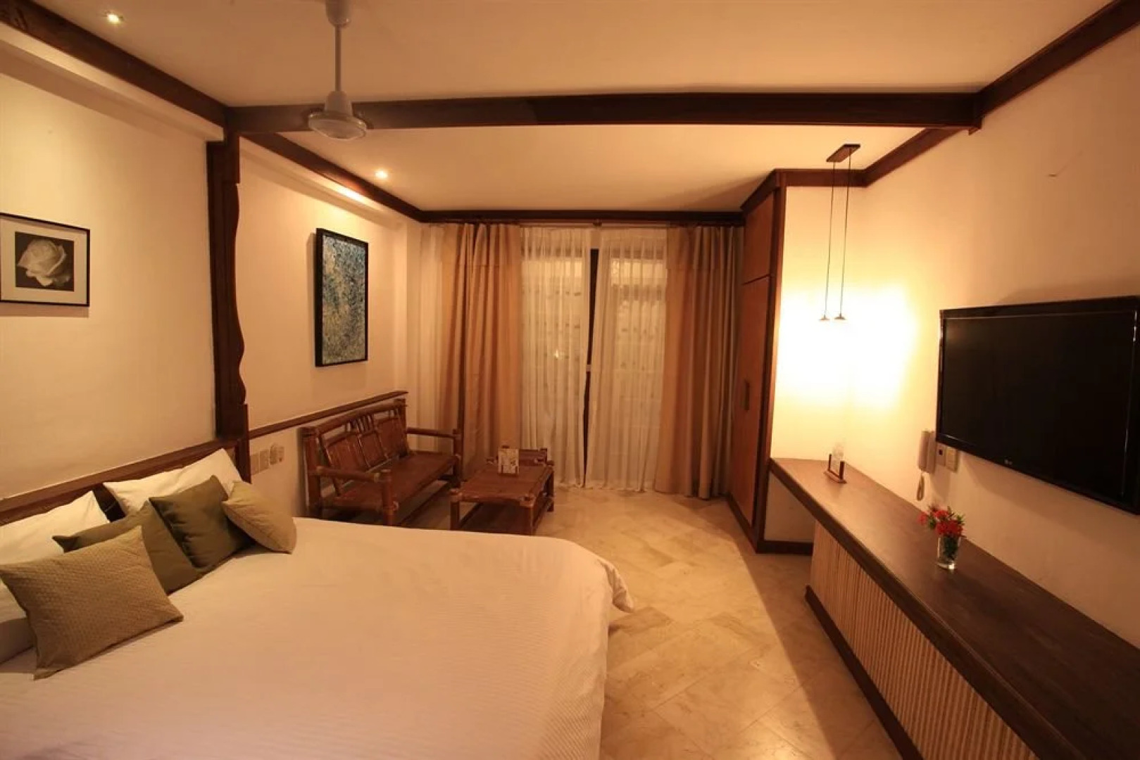 Club Mabuhay Lalaguna Resort