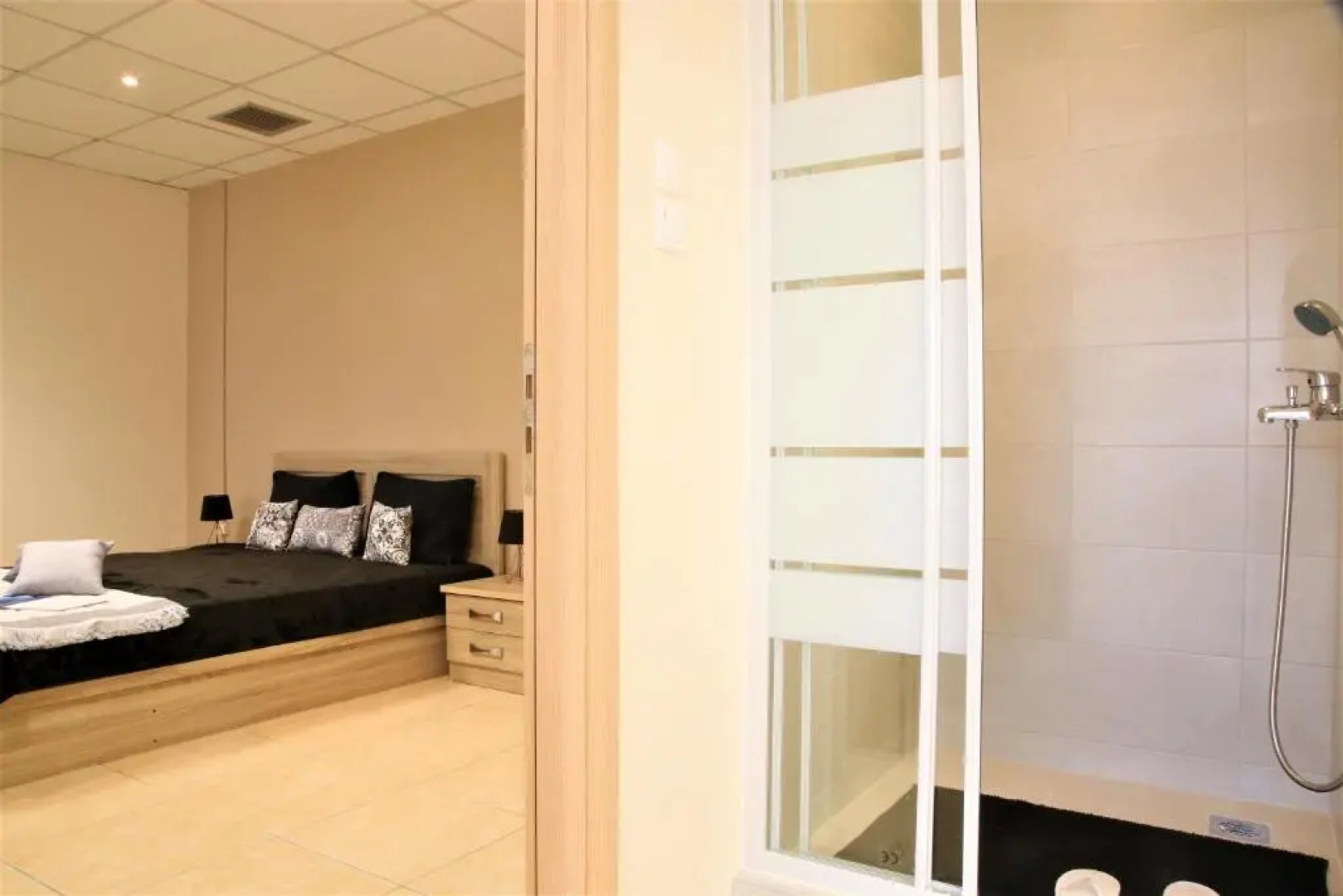 GK Airport Suites - Free Shuttle