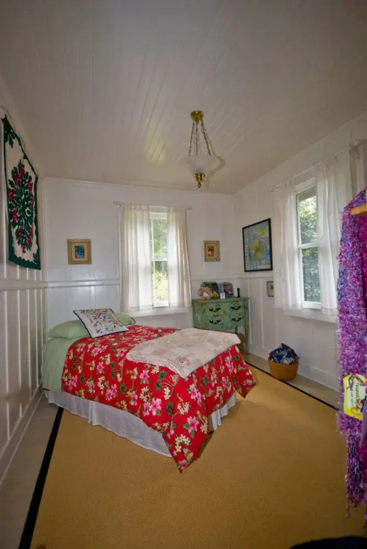 Volcano Teapot Cottage