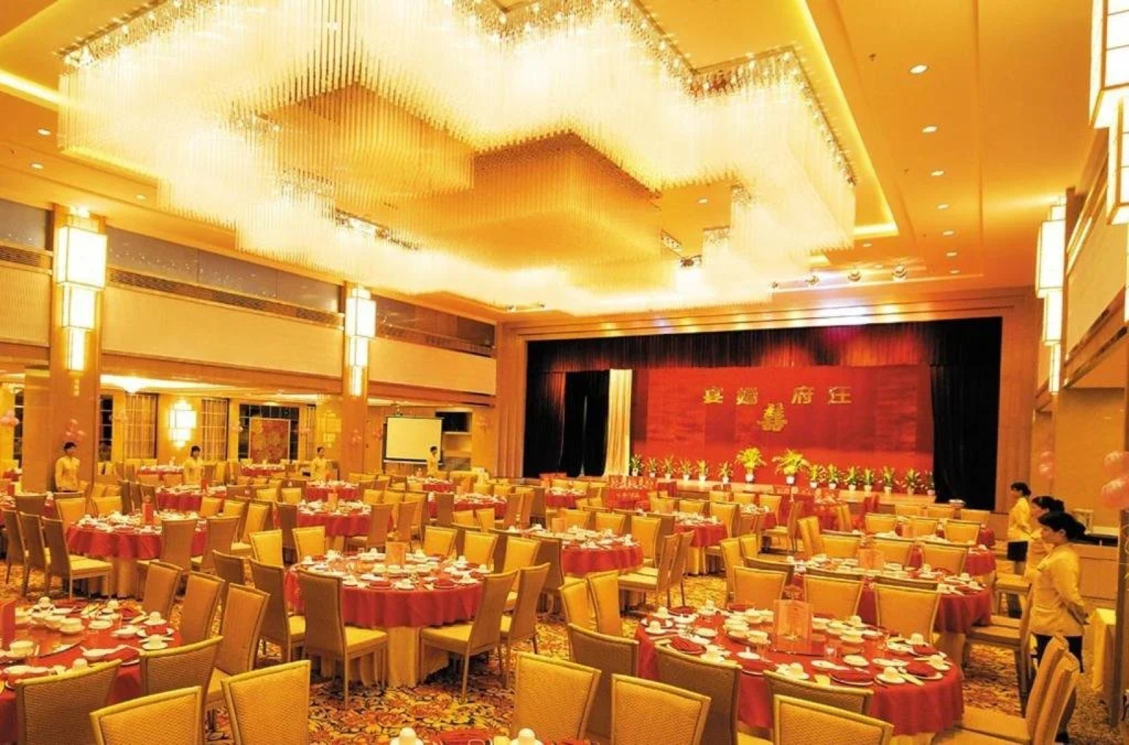 East Lake International Hotel